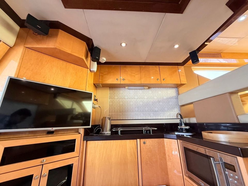 Premium Emerald 12 yacht for rent in Dubai