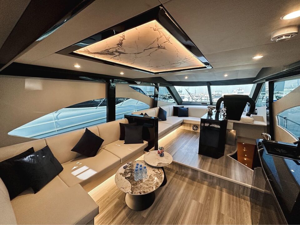 Foto 4 der Yacht Luxury 60
