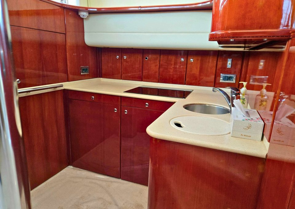 عکس 14 از قایق Princess 60