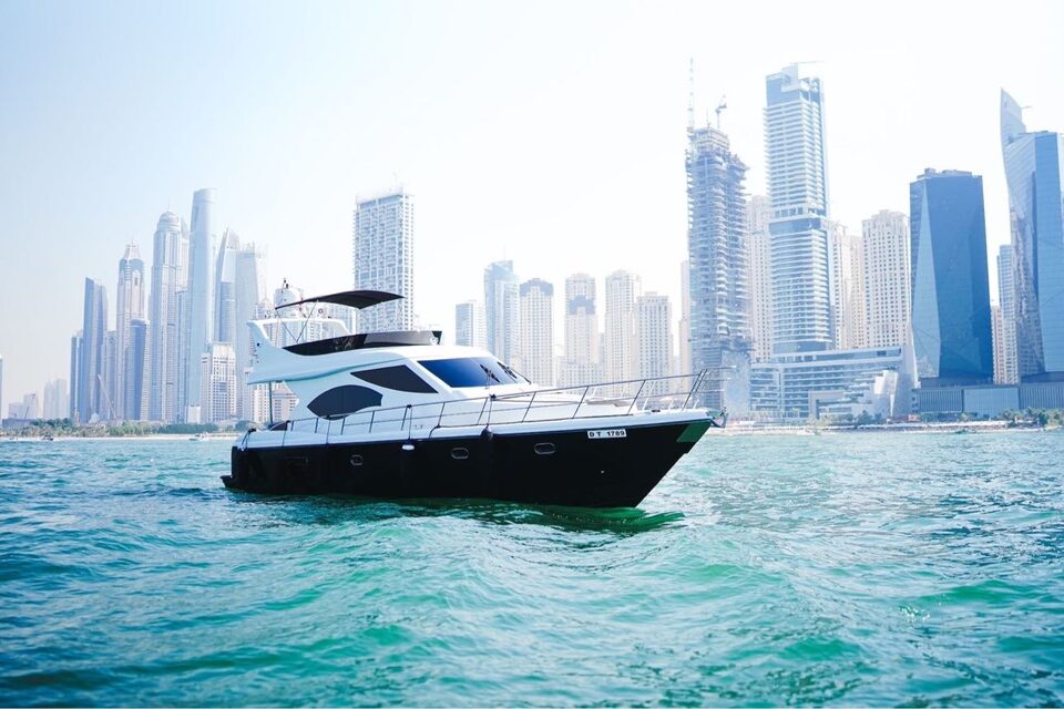 Foto 17 der Yacht Luxury 60
