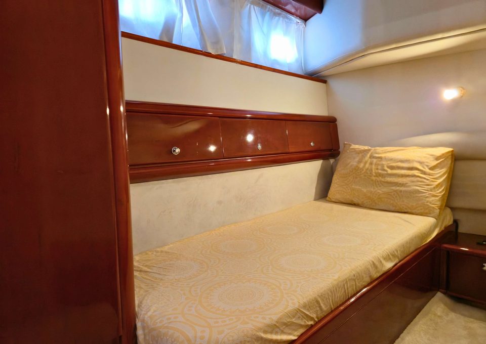 عکس 18 از قایق Princess 60