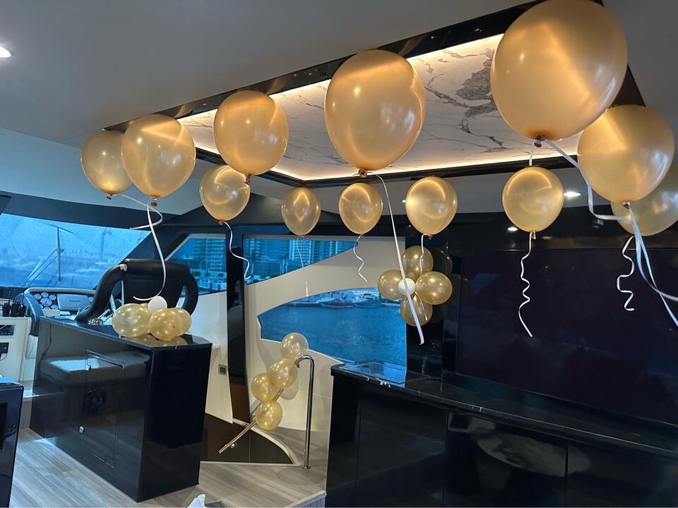 Foto 16 der Yacht Luxury 60