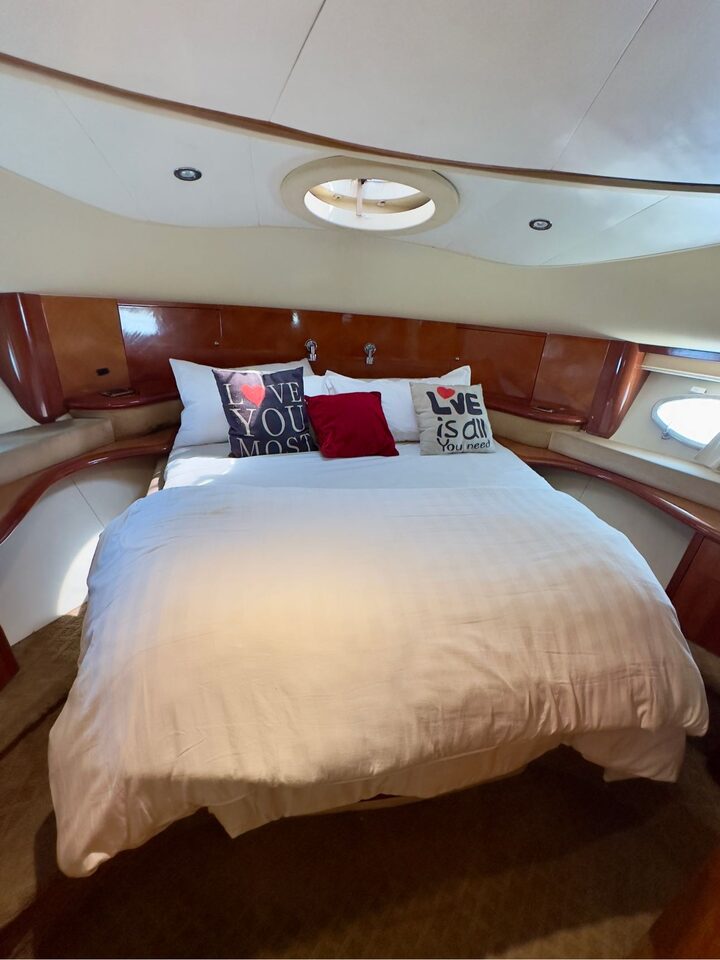 Luxury 64 yacht photo 12