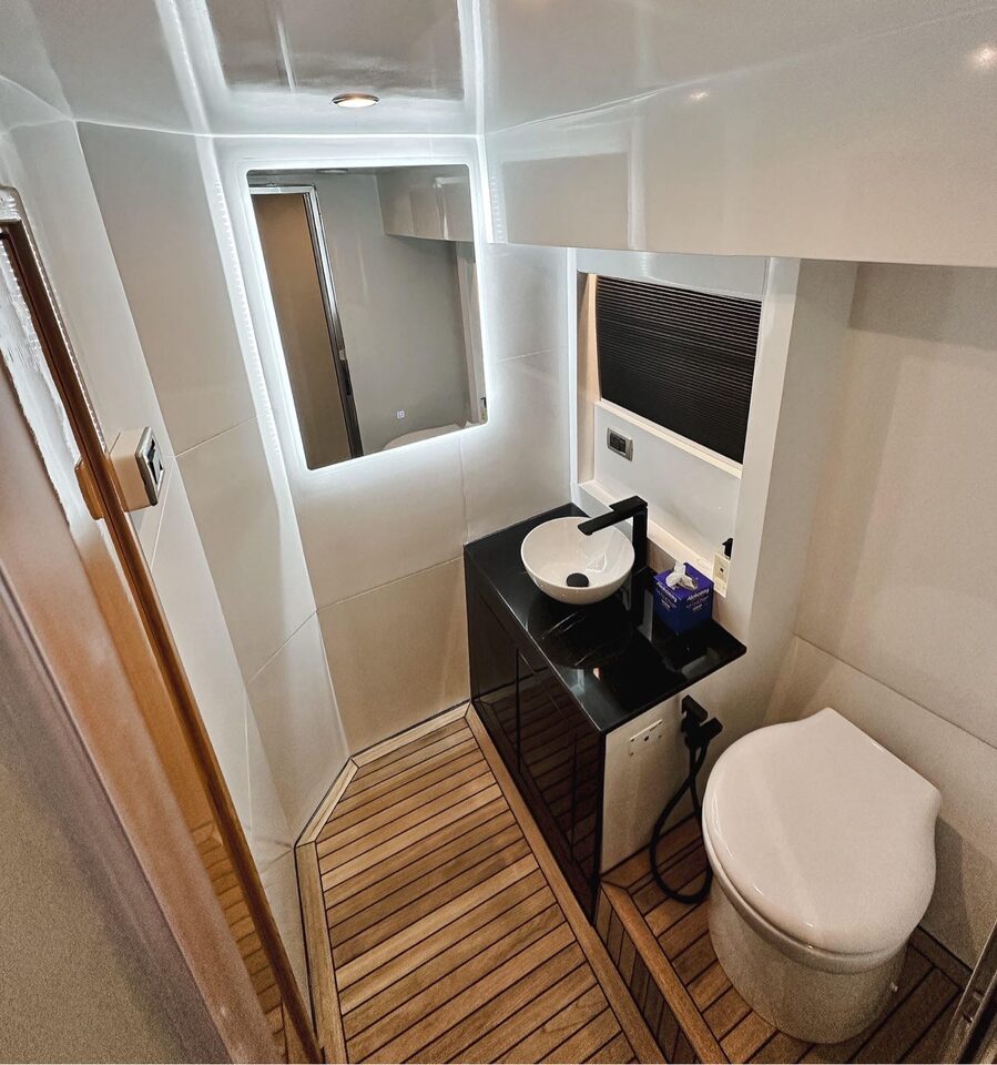 Foto 7 der Yacht Luxury 60