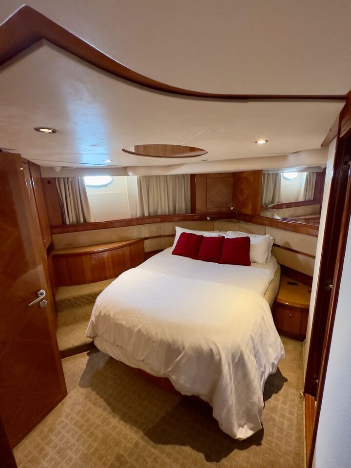 Luxury 64 yacht photo 13