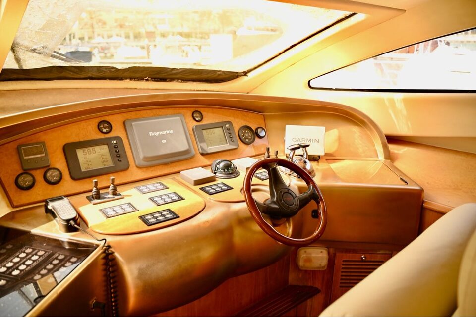 Luxury 64 yacht photo 16