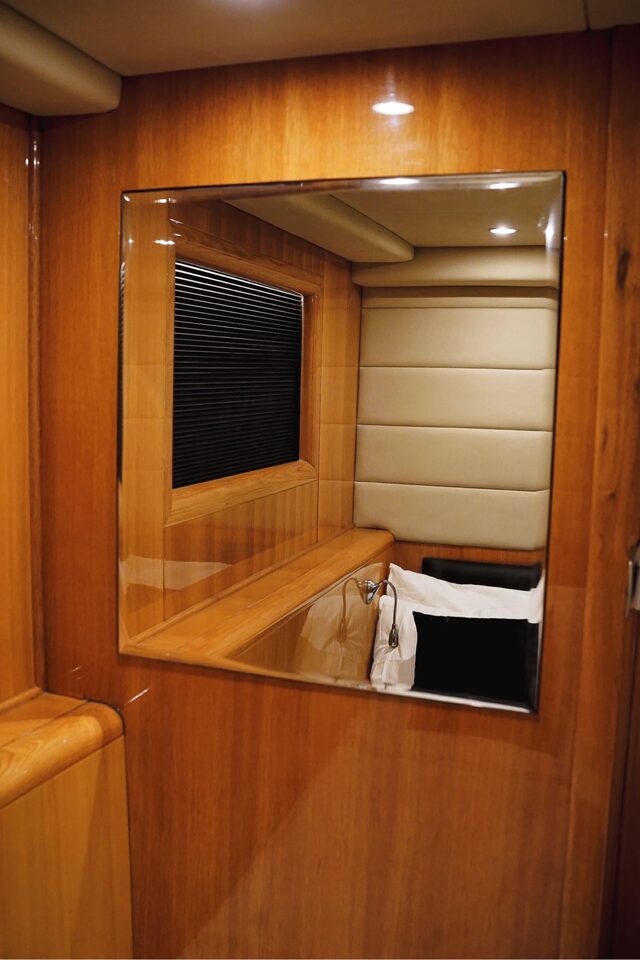 Foto 12 der Yacht Luxury 60
