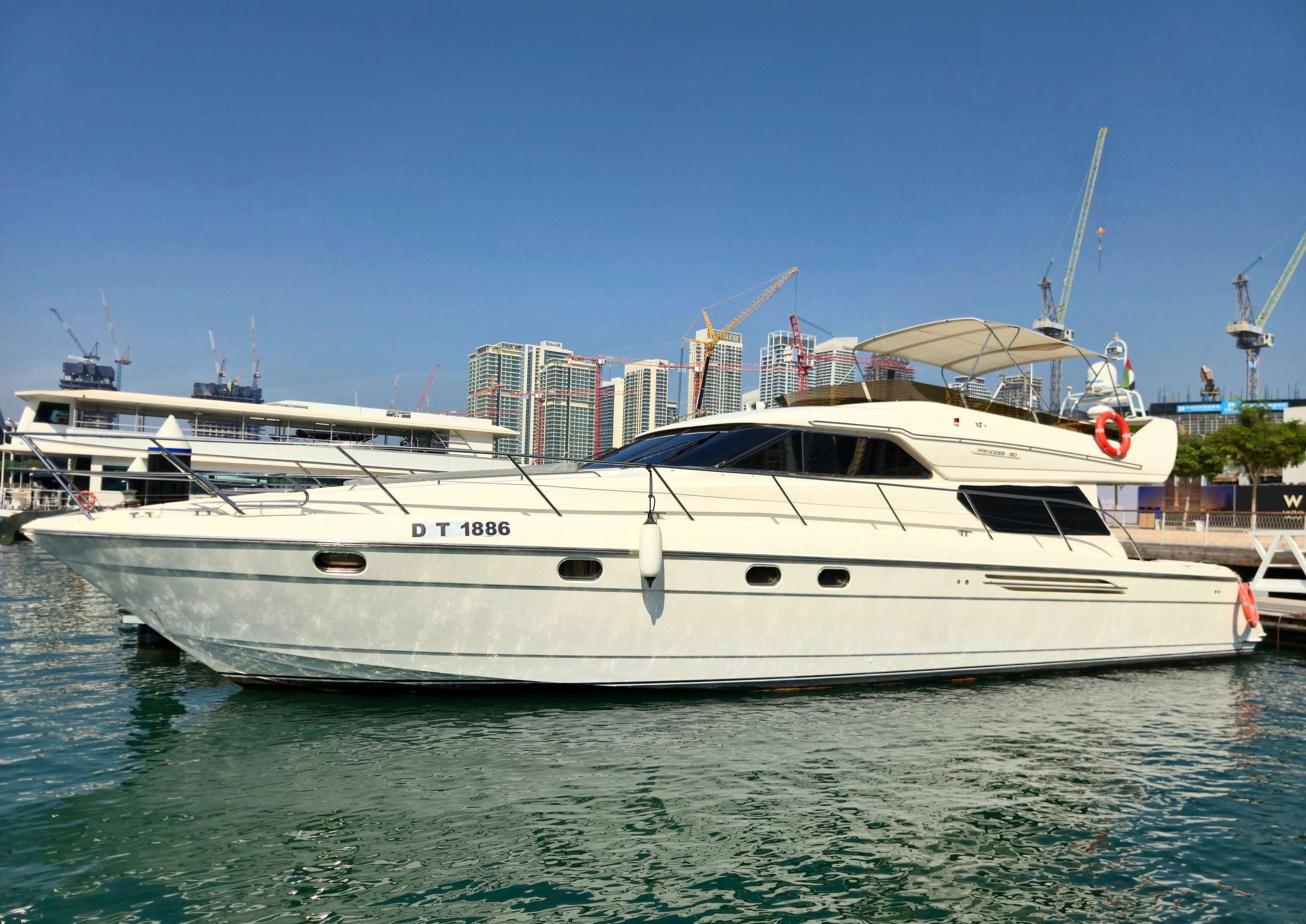 قایق Princess 60 برای اجاره در دبی