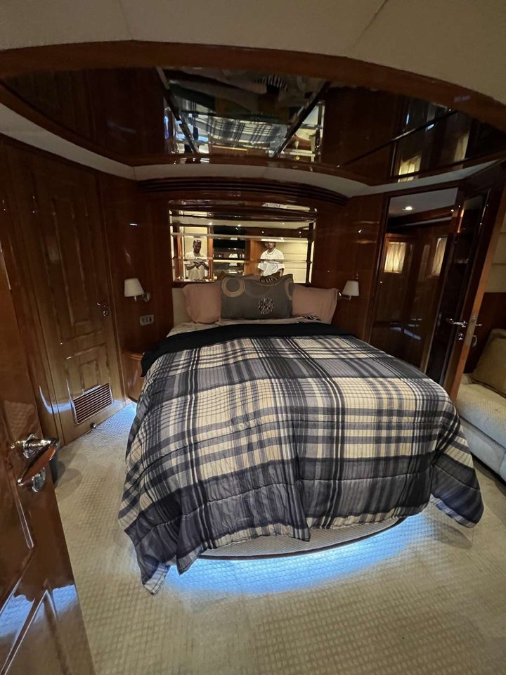 Photo 19 du yacht Majesty 66